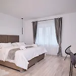 Lamer Luxus-suite Von Litto By Interhome Split