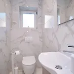 Lamer Luxus-suite Von Litto By Interhome Apartman Split