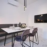 Lamer Luxus-suite Von Litto By Interhome * Split
