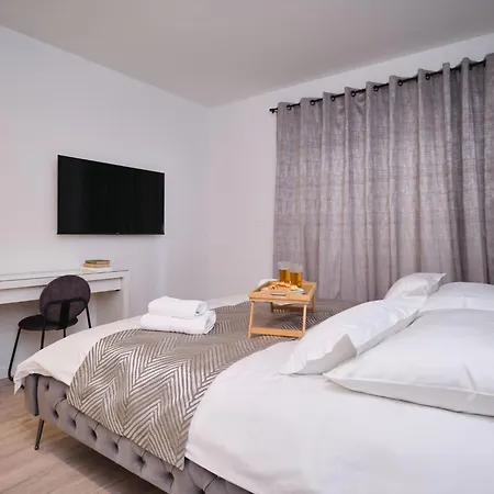 아파트 Lamer Luxus-suite Von Litto By Interhome 스플리트