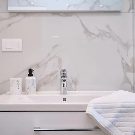 Lamer Luxus-suite Von Litto By Interhome Apartmán