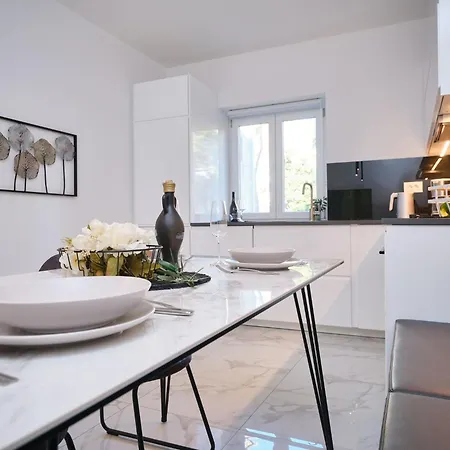 아파트 Lamer Luxus-suite Von Litto By Interhome *