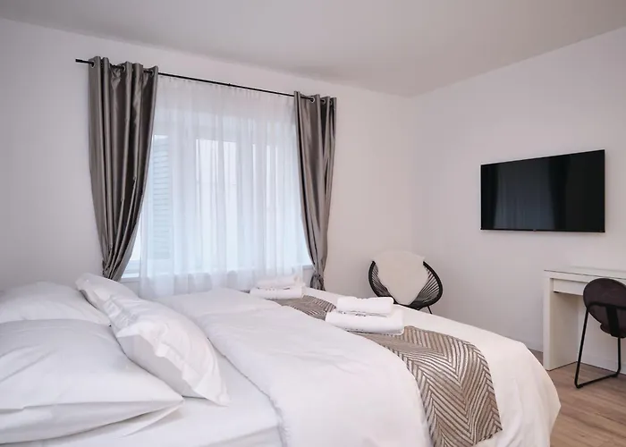 Lamer Luxus-suite Von Litto By Interhome Split